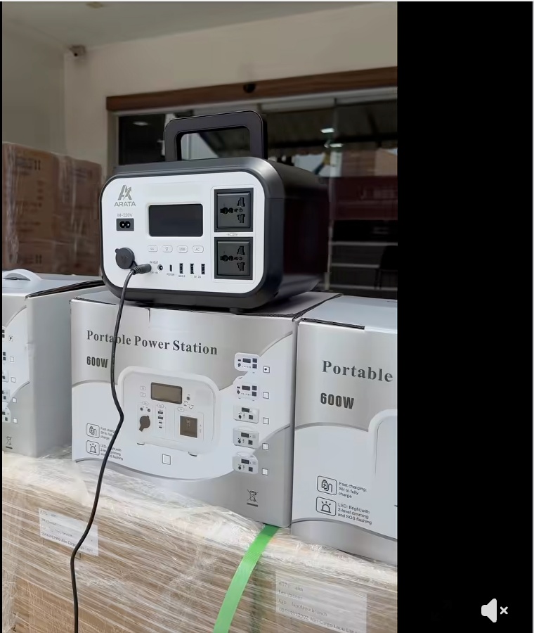 Real unboxed ARATA 600W portable power station on shipping carton